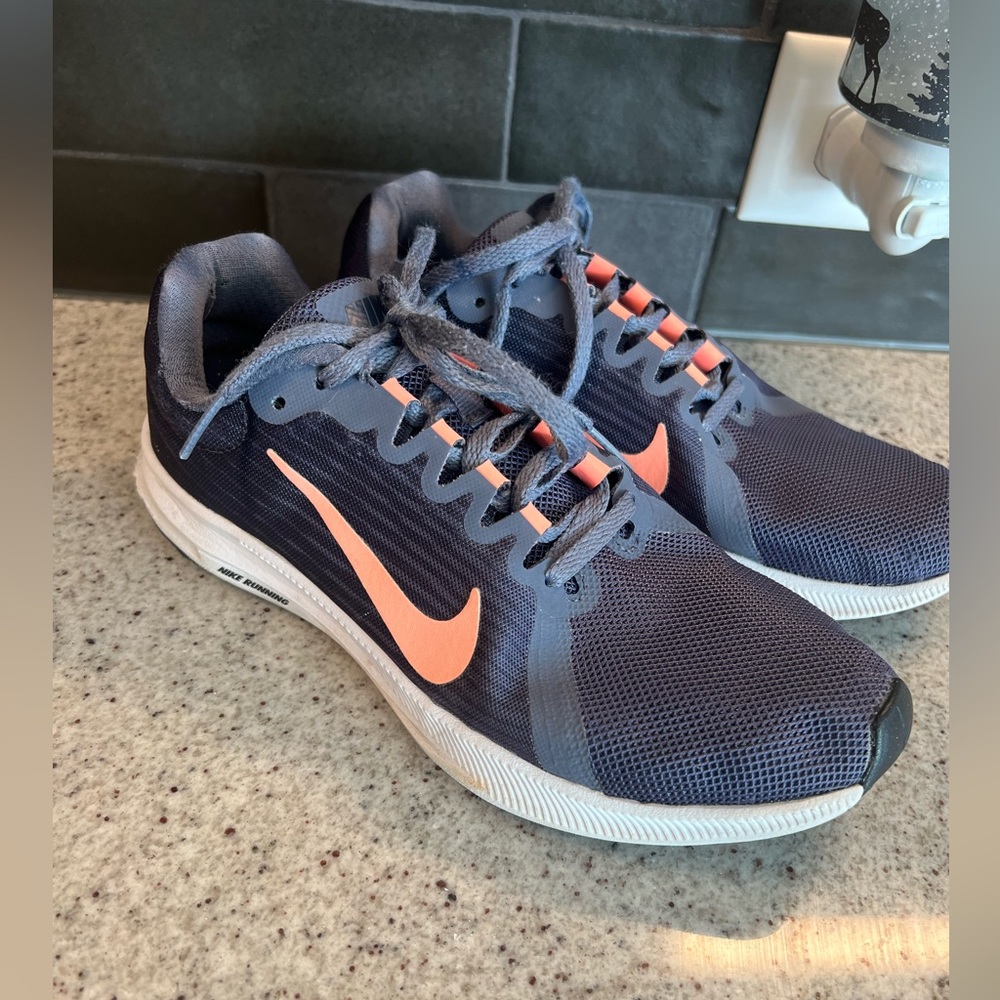 Nike Shoes Ladies Size 7 - Picture 3 of 10